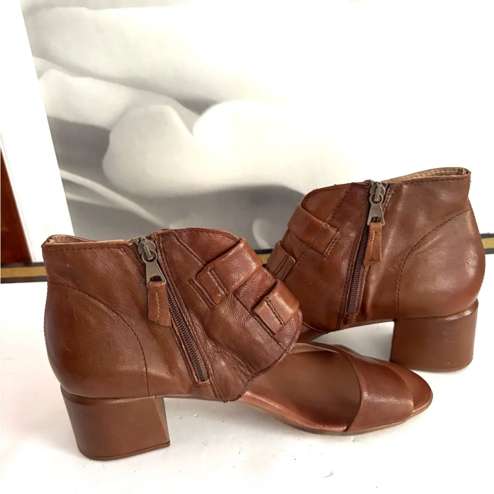 Miz Mooz brandy leather Azavea heeled sandals - Picture 8 of 14